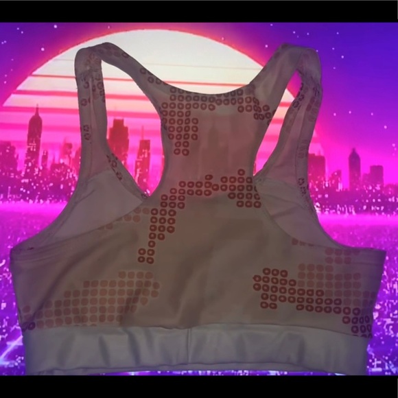 Sport bras - Picture 2 of 3